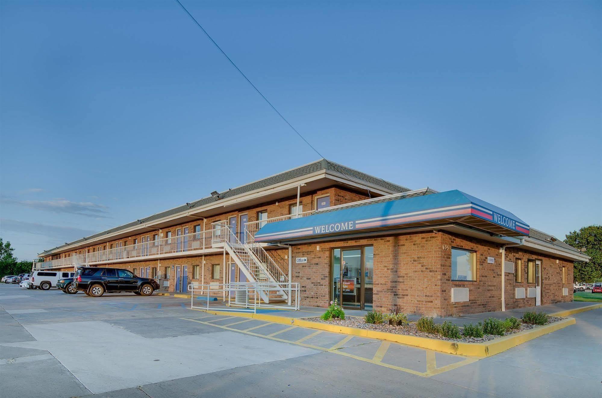 Hotel 6-salina, Ks Salina